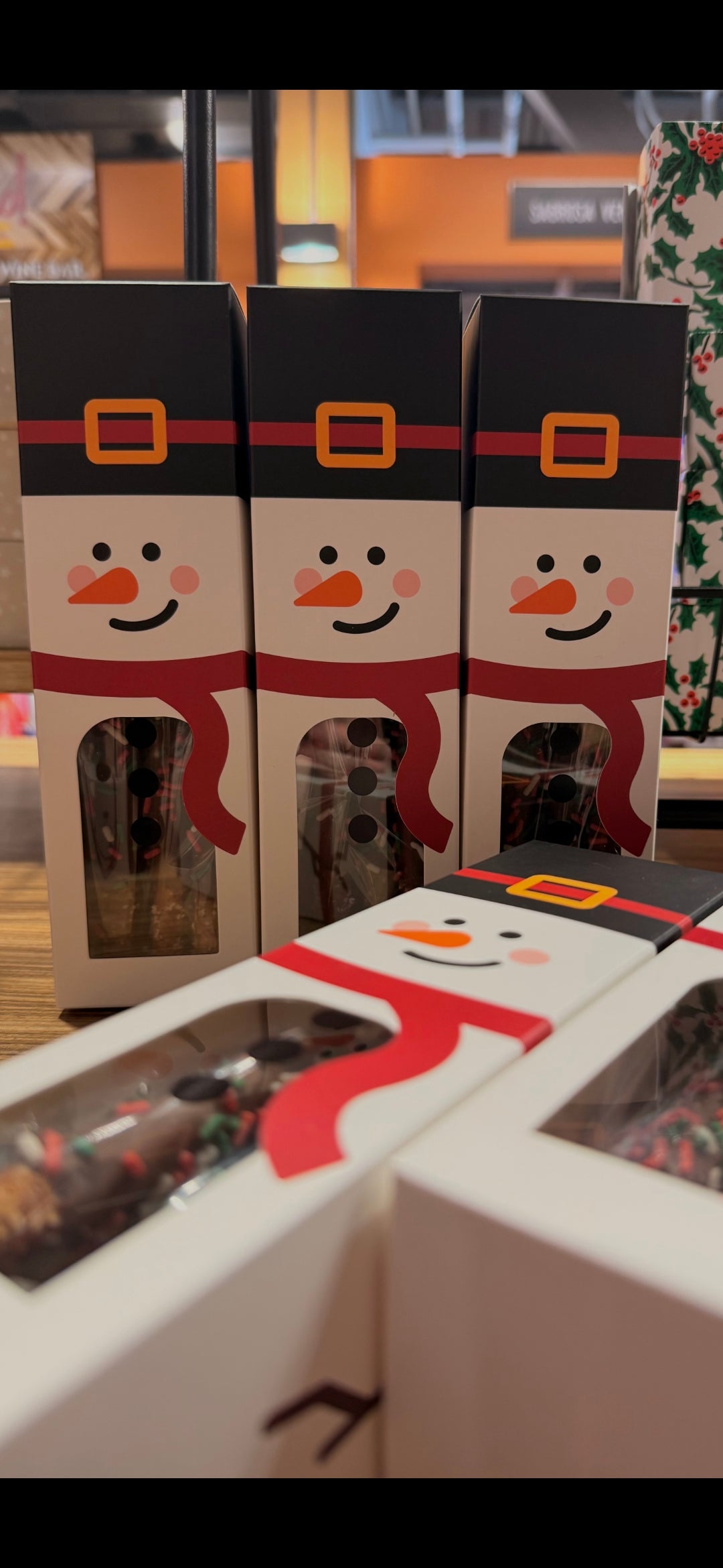 Snowman Dipped Pretzel Giftbox – 6 Gourmet Holiday Dipped Pretzel Rods